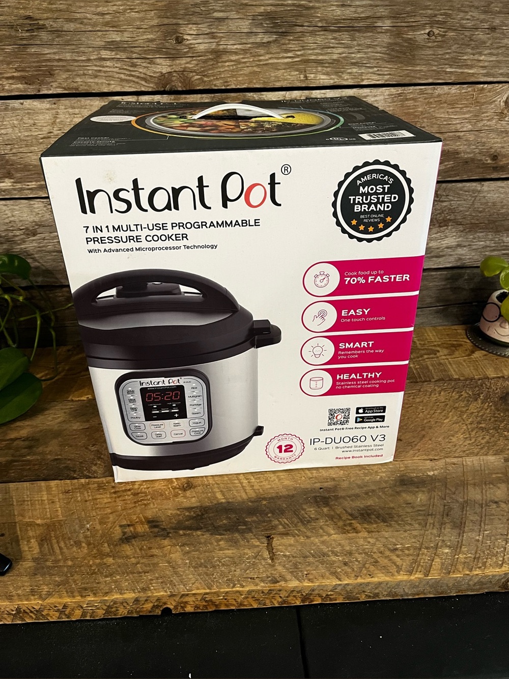 NIB Duo60 INSTANT POT - 7 Cooking Modes, Brand NEW, never unboxed